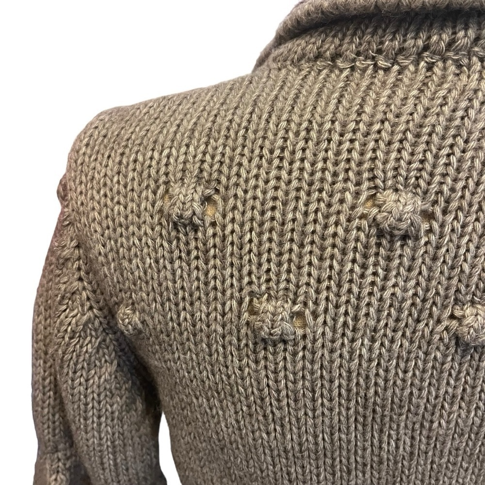 Bianco & Blue Wool Blend Tailored Lace and Bobble Chunky Cardigan in Grey - Picture 14 of 16